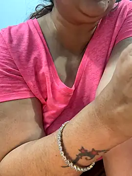 Snapshot of Preet_Kaur_69 chatting on November 4, 2025, 3:05 am Preet Kaur 69 online show from November 4, 2025, 3:05 am