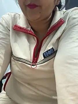 Snapshot of Preet_Kaur_69 chatting on November 18, 2025, 4:55 pm Preet Kaur 69 online show from November 18, 2025, 4:55 pm