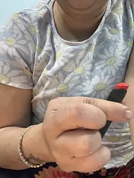 Snapshot of Preet_Kaur_69 chatting on November 28, 2025, 5:59 pm Preet Kaur 69 online show from November 28, 2025, 5:59 pm