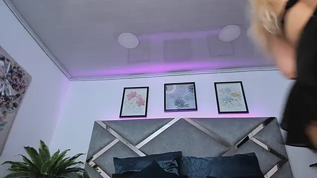 Keidy rose online show from September 27, 2025, 7:19 pm