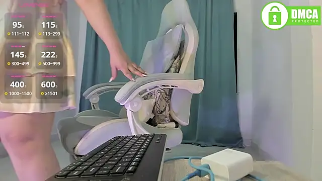 zoe 37 online show from October 16, 2025, 2:34 am