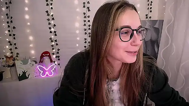 Snapshot of SweetPrincess_ chatting on October 14, 2025, 9:32 am SweetPrincess online show from October 14, 2025, 9:32 am