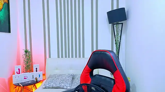 Snapshot of Britney_taylor_ chatting on December 4, 2025, 5:32 pm Britney taylor online show from December 4, 2025, 5:32 pm