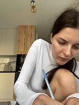 little belucci online show from September 10, 2025, 2:28 pm