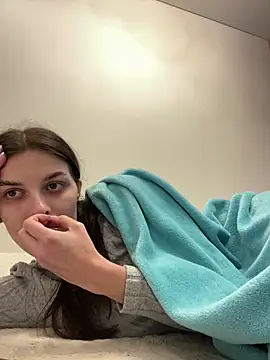 little belucci online show from October 2, 2025, 1:51 pm