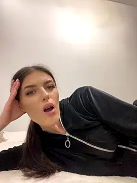 little belucci online show from November 10, 2025, 3:00 pm