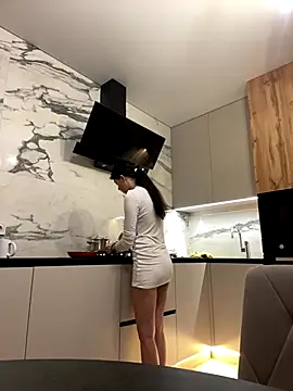 little belucci online show from December 17, 2025, 3:07 pm