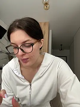 Snapshot of little_belucci chatting on January 9, 2026, 10:18 am little belucci online show from January 9, 2026, 10:18 am