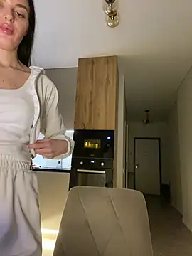 Snapshot of little_belucci chatting on January 13, 2026, 3:17 pm little belucci online show from January 13, 2026, 3:17 pm