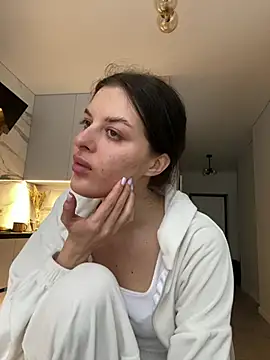 Snapshot of little_belucci chatting on January 15, 2026, 1:37 pm little belucci online show from January 15, 2026, 1:37 pm