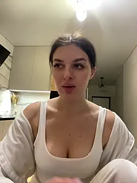 Snapshot of little_belucci chatting on February 18, 2026, 4:03 pm little belucci online show from February 18, 2026, 4:03 pm