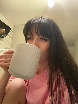 Snapshot of little_belucci chatting on March 4, 2026, 4:57 pm little belucci online show from March 4, 2026, 4:57 pm