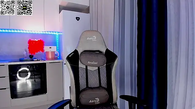 Snapshot of HotyPlays chatting on March 1, 2025, 4:44 pm HotyPlays online show from March 1, 2025, 4:44 pm