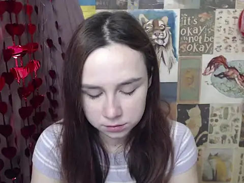 Snapshot of VeryVeryVeryShy_ chatting on February 12, 2026, 7:03 am VeryVeryVeryShy online show from February 12, 2026, 7:03 am