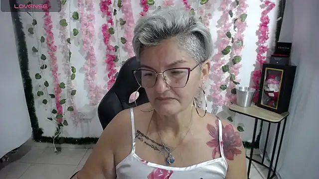 bety-cum2 online show from February 18, 2025, 8:27 am