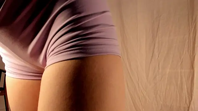 hee jeen online show from February 7, 2025, 1:47 am