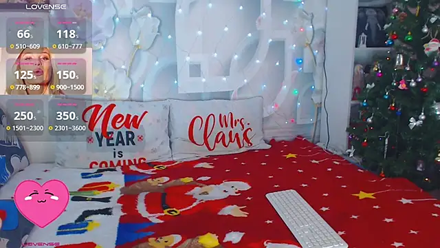 Snapshot of mooncandygirl chatting on December 20, 2024, 11:54 am mooncandygirl online show from December 20, 2024, 11:54 am