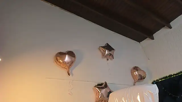 lauren fit online show from December 21, 2025, 8:16 pm