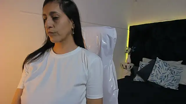 Snapshot of lauren_fit chatting on January 14, 2026, 6:24 pm lauren fit online show from January 14, 2026, 6:24 pm