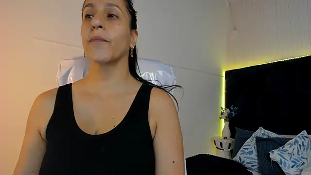 Snapshot of lauren_fit chatting on February 5, 2026, 4:22 pm lauren fit online show from February 5, 2026, 4:22 pm