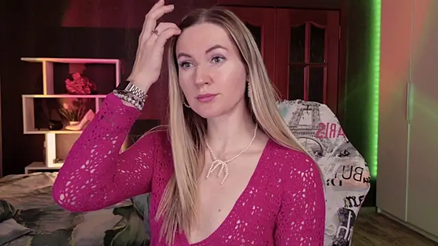 Hello Lisha online show from December 3, 2025, 8:12 am