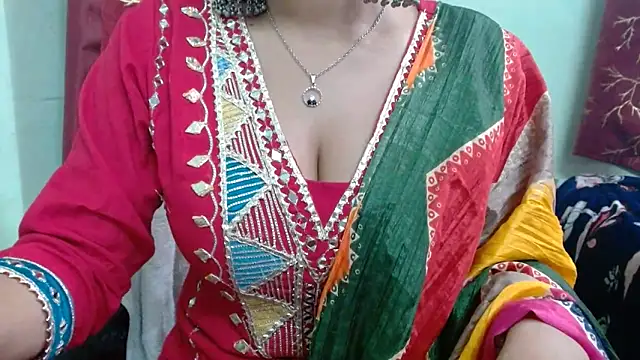 Snapshot of sweet-alia chatting on February 24, 2026, 10:13 am sweet-alia online show from February 24, 2026, 10:13 am