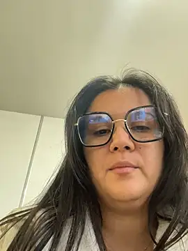 SWEETLILY18 online show from January 18, 2025, 3:59 pm