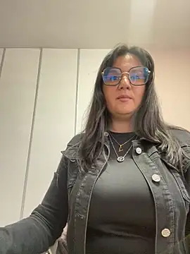 SWEETLILY18 online show from February 1, 2025, 2:45 pm