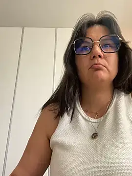 SWEETLILY18 online show from February 18, 2025, 2:38 pm