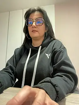 SWEETLILY18 online show from February 25, 2025, 11:30 am