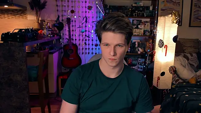 Snapshot of Breston_Sweet chatting on December 16, 2024, 4:27 pm Breston Sweet online show from December 16, 2024, 4:27 pm