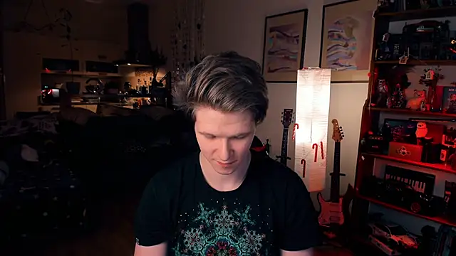 Snapshot of Breston_Sweet chatting on December 23, 2024, 12:08 pm Breston Sweet online show from December 23, 2024, 12:08 pm