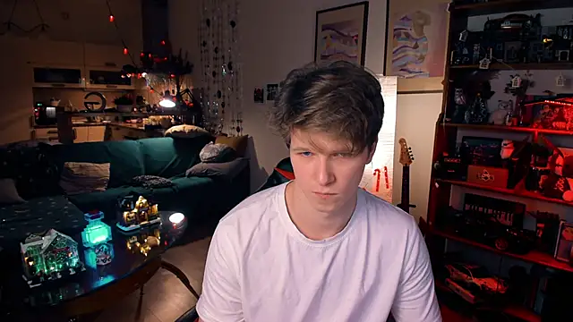 Snapshot of Breston_Sweet chatting on December 28, 2024, 6:50 pm Breston Sweet online show from December 28, 2024, 6:50 pm