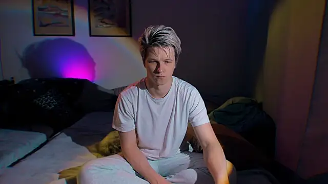 Snapshot of Breston_Sweet chatting on September 15, 2025, 6:08 pm Breston Sweet online show from September 15, 2025, 6:08 pm