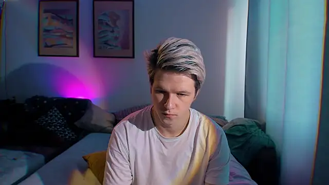 Snapshot of Breston_Sweet chatting on September 17, 2025, 2:41 pm Breston Sweet online show from September 17, 2025, 2:41 pm