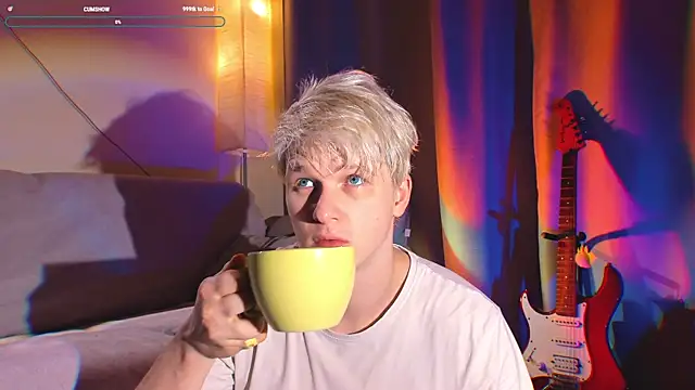 Snapshot of Breston_Sweet chatting on November 6, 2025, 4:35 am Breston Sweet online show from November 6, 2025, 4:35 am