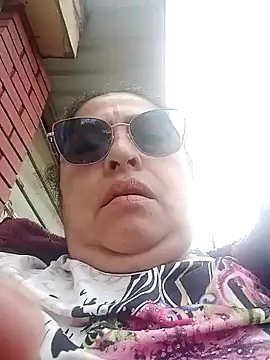 Snapshot of Keyla01_ chatting on April 28, 2026, 6:35 pm Keyla01 online show from April 28, 2026, 6:35 pm
