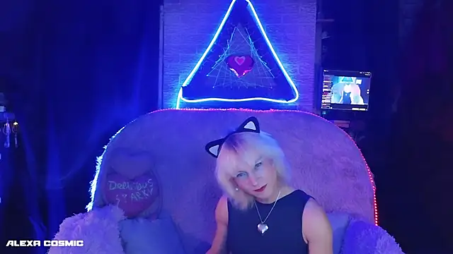 Snapshot of Alexa_Cosmic chatting on December 20, 2025, 2:07 am Alexa Cosmic online show from December 20, 2025, 2:07 am