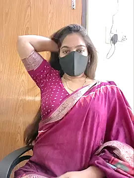 Snapshot of yoursana- chatting on April 26, 2026, 4:21 am yoursana- online show from April 26, 2026, 4:21 am