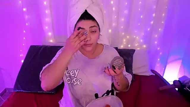 Snapshot of lucy26_ chatting on October 18, 2025, 2:25 am lucy26 online show from October 18, 2025, 2:25 am