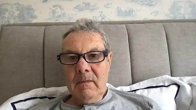 Snapshot of Oldpistolpete chatting on April 8, 2026, 8:58 am Oldpistolpete online show from April 8, 2026, 8:58 am
