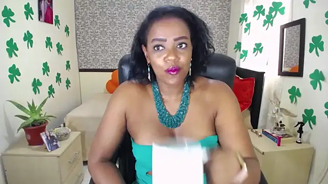 EvaFoxter online show from March 17, 2026, 3:37 pm