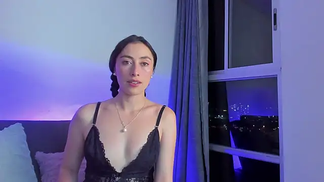 Snapshot of Amatiista chatting on October 5, 2025, 1:37 am Amatiista online show from October 5, 2025, 1:37 am