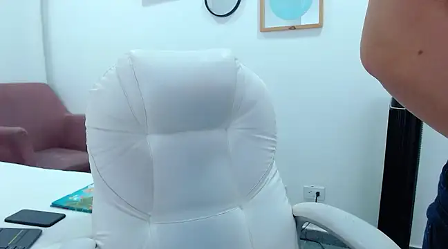 annylouis online show from January 5, 2025, 1:56 am