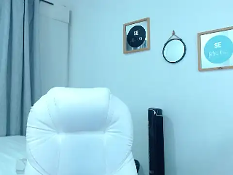 annylouis online show from January 26, 2025, 2:24 am