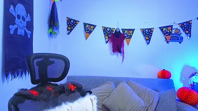 annylouis online show from October 13, 2025, 7:36 pm