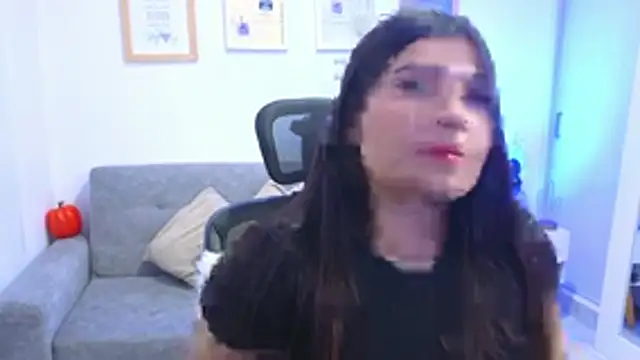 annylouis online show from November 2, 2025, 7:16 pm