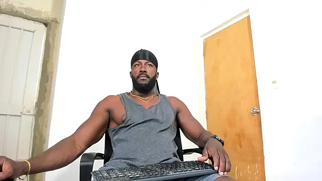 Snapshot of DaleHamilton chatting on December 20, 2024, 3:00 pm DaleHamilton online show from December 20, 2024, 3:00 pm