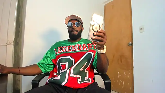 Snapshot of DaleHamilton chatting on March 22, 2025, 1:30 pm DaleHamilton online show from March 22, 2025, 1:30 pm