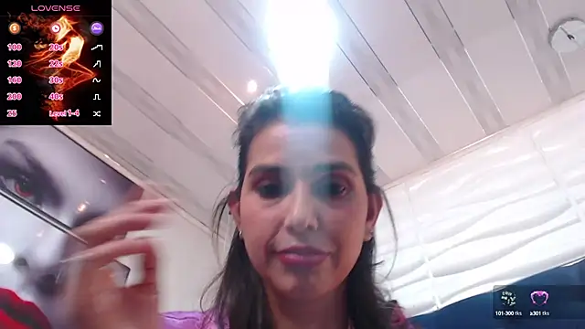 Snapshot of Eva-Williams chatting on January 31, 2025, 11:35 pm Eva-Williams online show from January 31, 2025, 11:35 pm